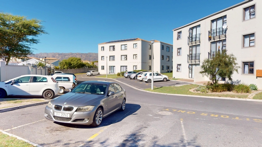 2 Bedroom Property for Sale in Guldenland Western Cape